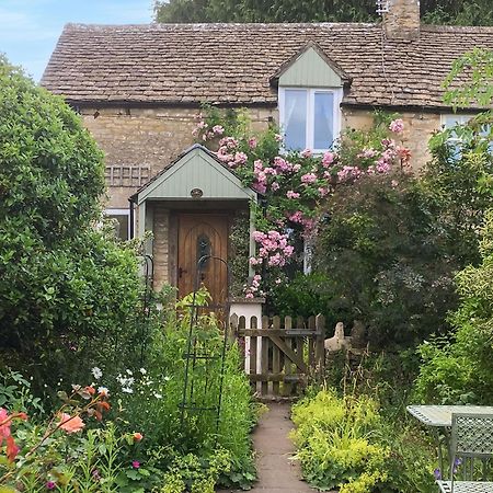 Folly Cottage Avening Esterno foto